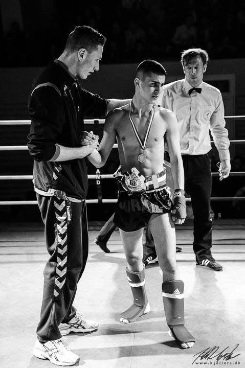 Nick Christensen i ringen med kæmper — FightWorld.dk thaiboksning